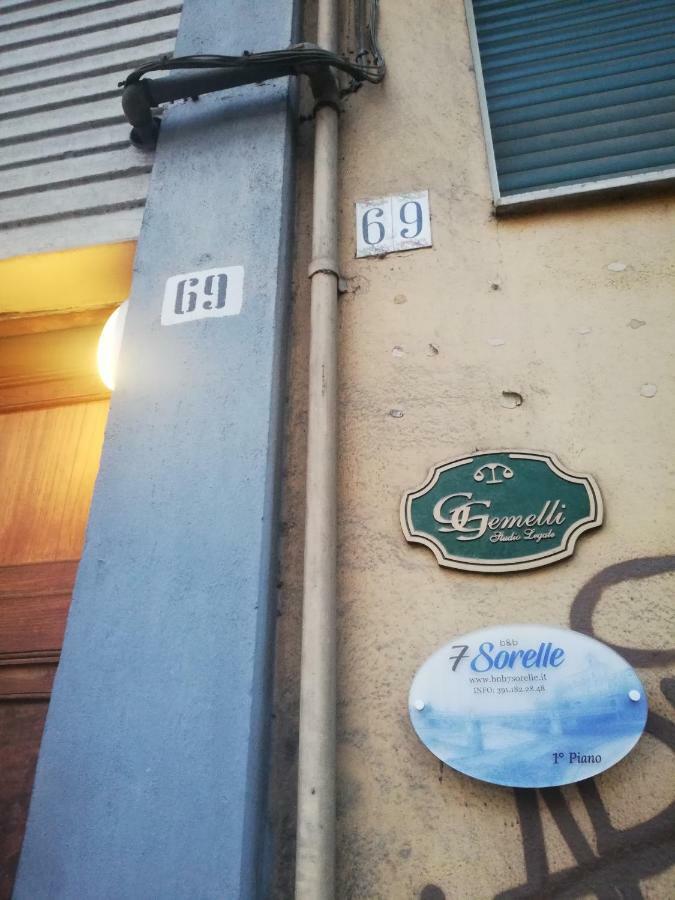 "7 Sorelle B&B" Camere In Pieno Centro Citta Con Bagno Privato, Free High Speed Wi-Fi, Netflix Cosenza Exterior photo