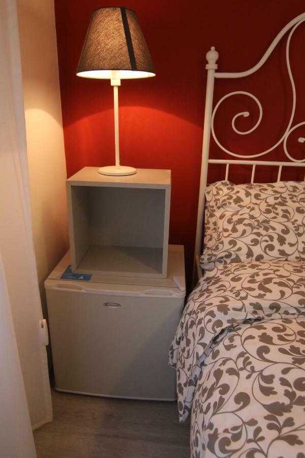 "7 Sorelle B&B" Camere In Pieno Centro Citta Con Bagno Privato, Free High Speed Wi-Fi, Netflix Cosenza Exterior photo