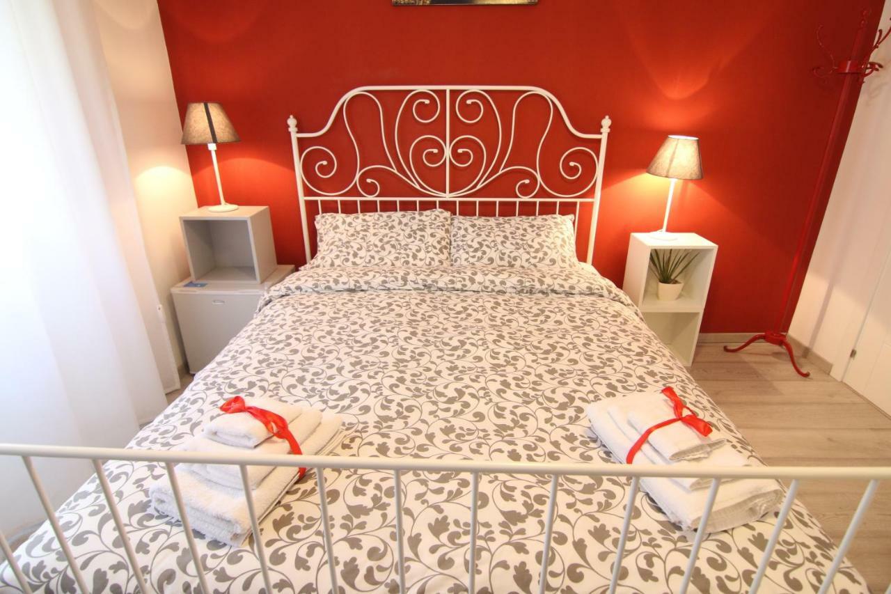 "7 Sorelle B&B" Camere In Pieno Centro Citta Con Bagno Privato, Free High Speed Wi-Fi, Netflix Cosenza Exterior photo