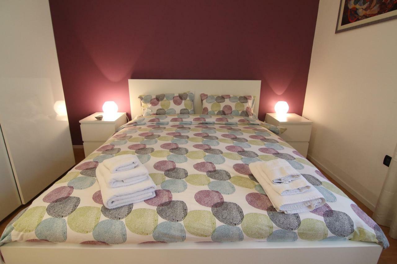 "7 Sorelle B&B" Camere In Pieno Centro Citta Con Bagno Privato, Free High Speed Wi-Fi, Netflix Cosenza Exterior photo